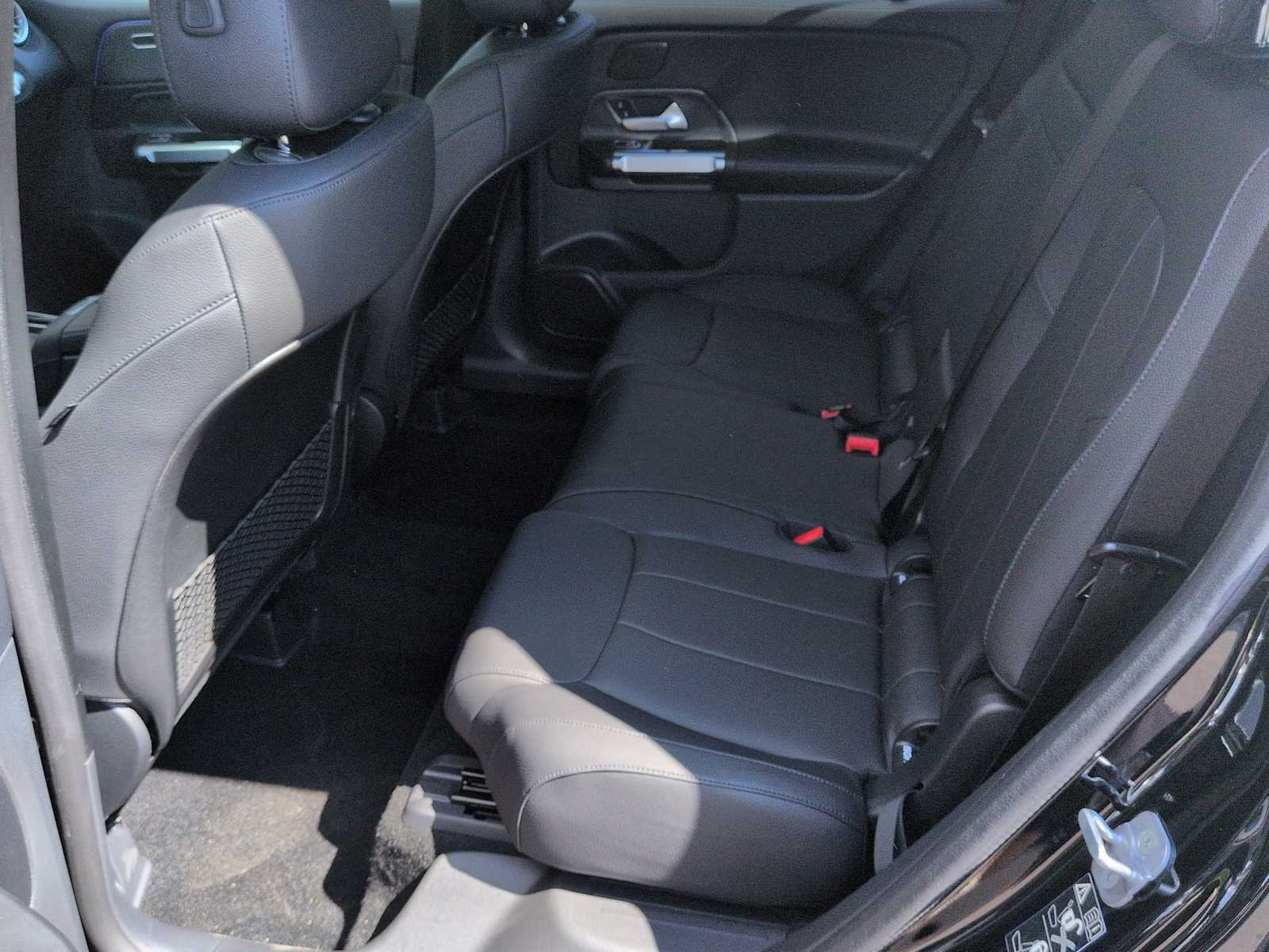 Thumbnail: 2026 Mercedes-Benz GLB - 21