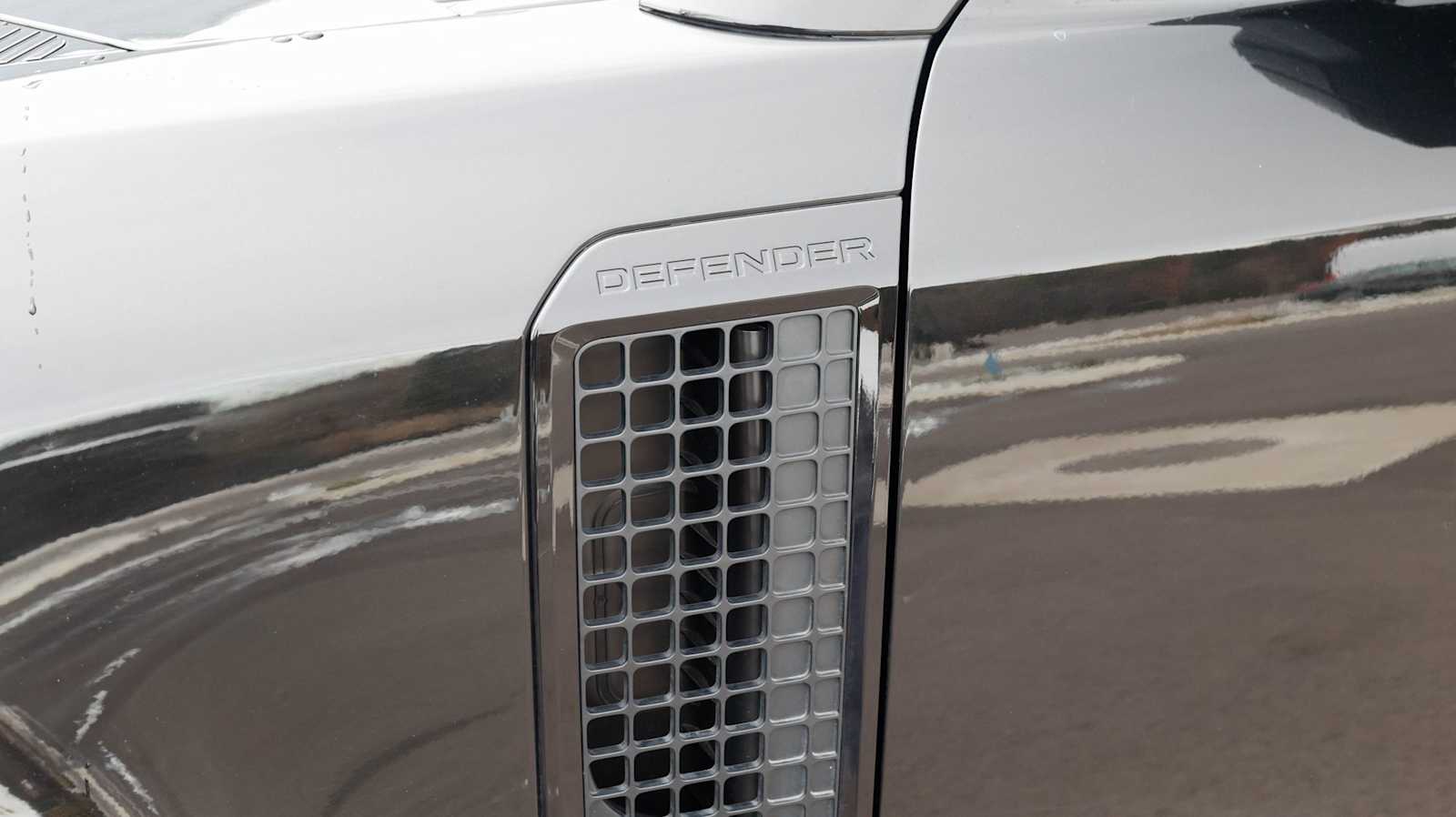 Thumbnail: 2024 Land Rover Defender - 45