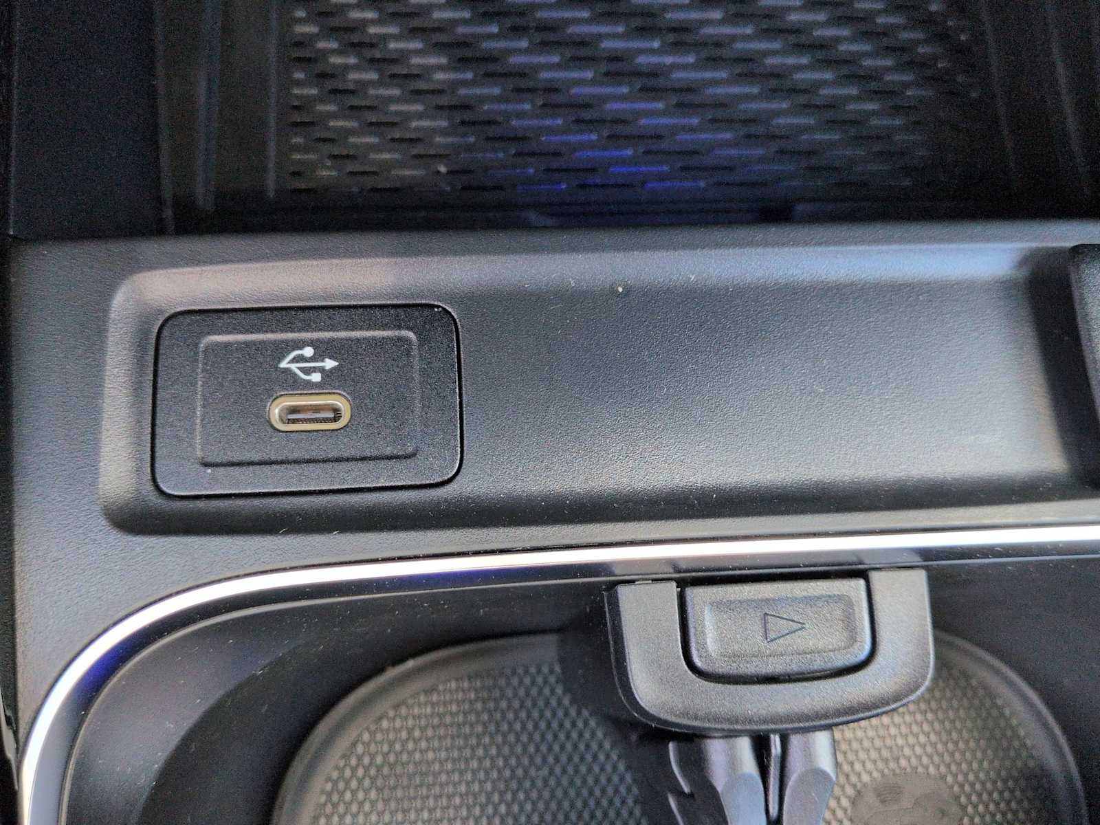 Thumbnail: 2026 Mercedes-Benz GLB - 31