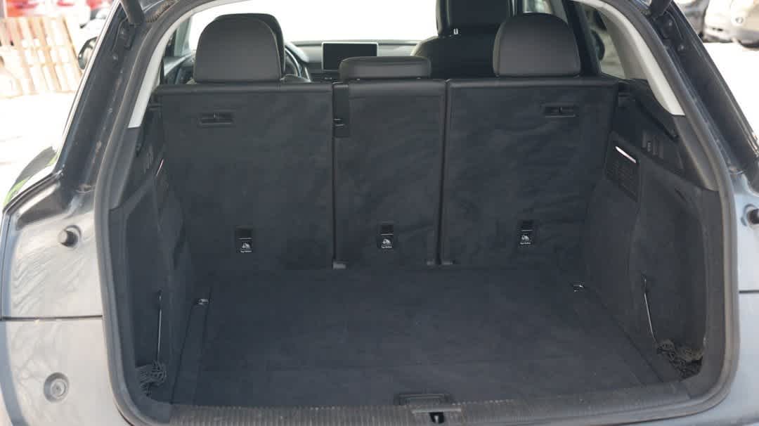 Thumbnail: 2020 Audi Q5 - 26