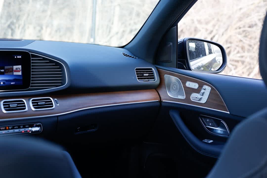 Thumbnail: 2026 Mercedes-Benz GLE - 22