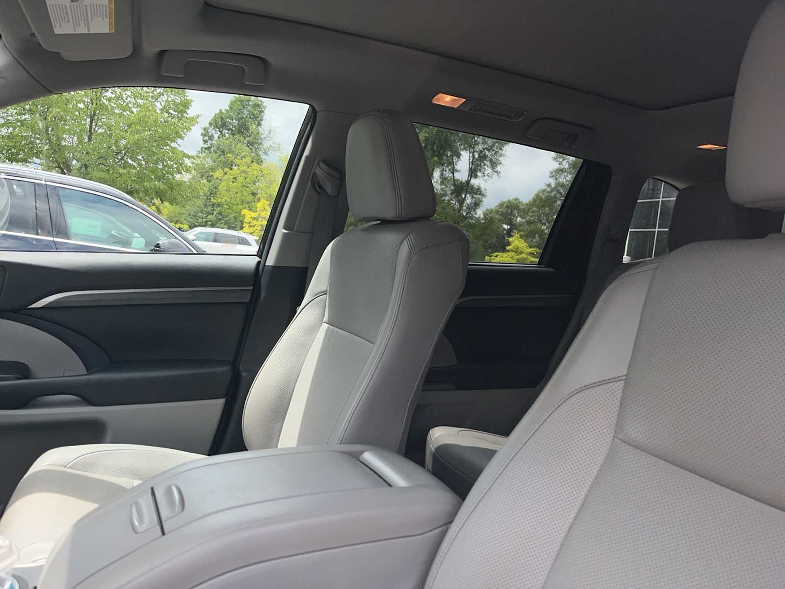 Thumbnail: 2018 Toyota Highlander - 6