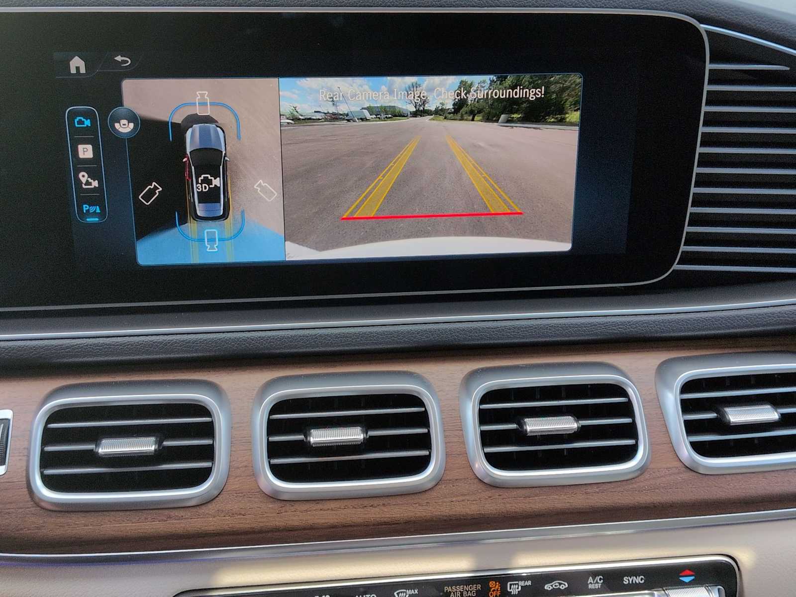 Thumbnail: 2026 Mercedes-Benz GLE - 31