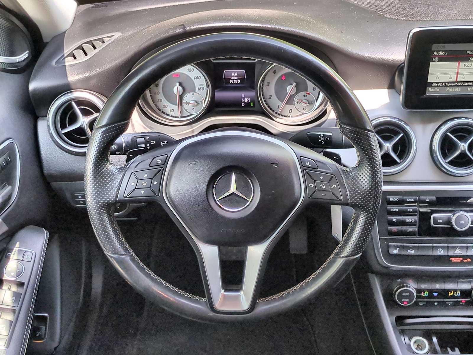 Thumbnail: 2015 Mercedes-Benz GLA - 23