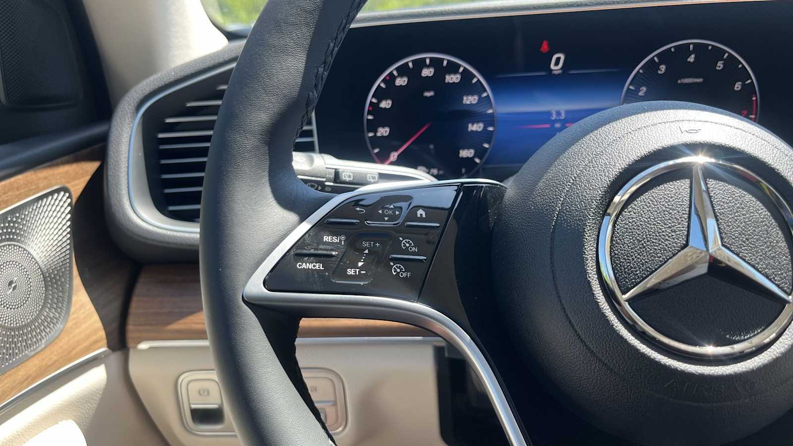 Thumbnail: 2026 Mercedes-Benz GLE - 41