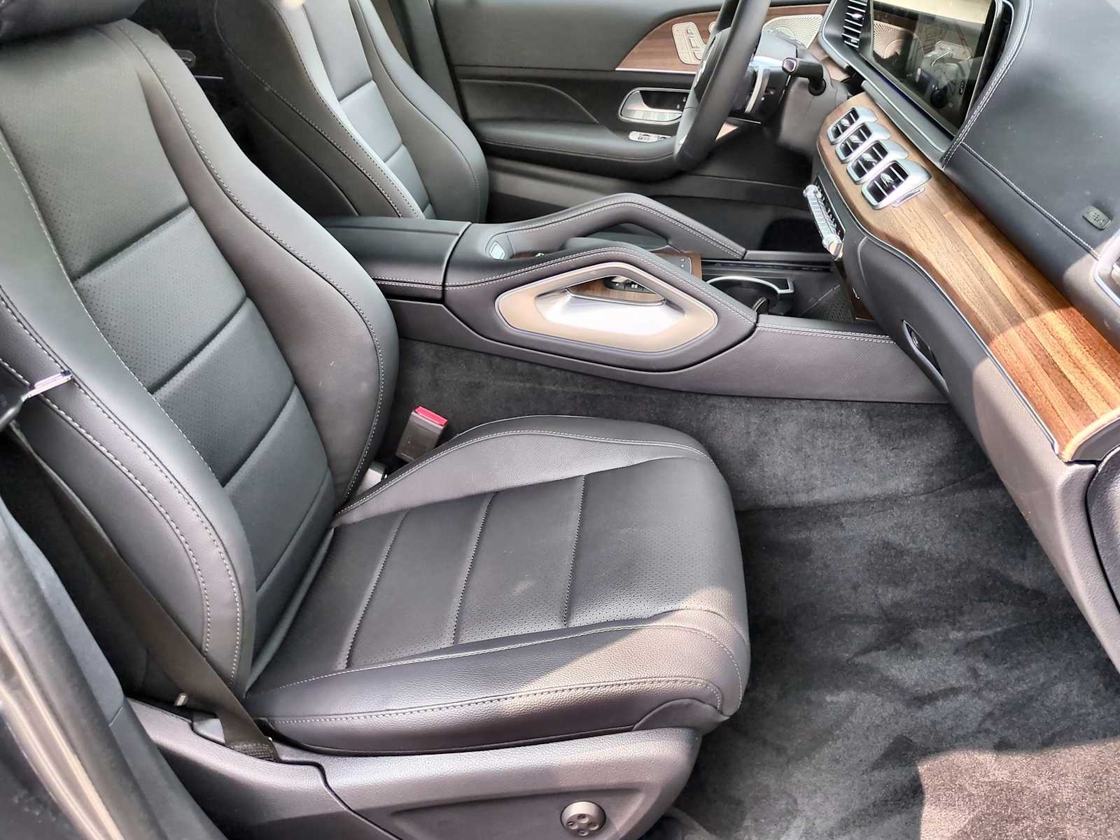 Thumbnail: 2025 Mercedes-Benz GLS - 24