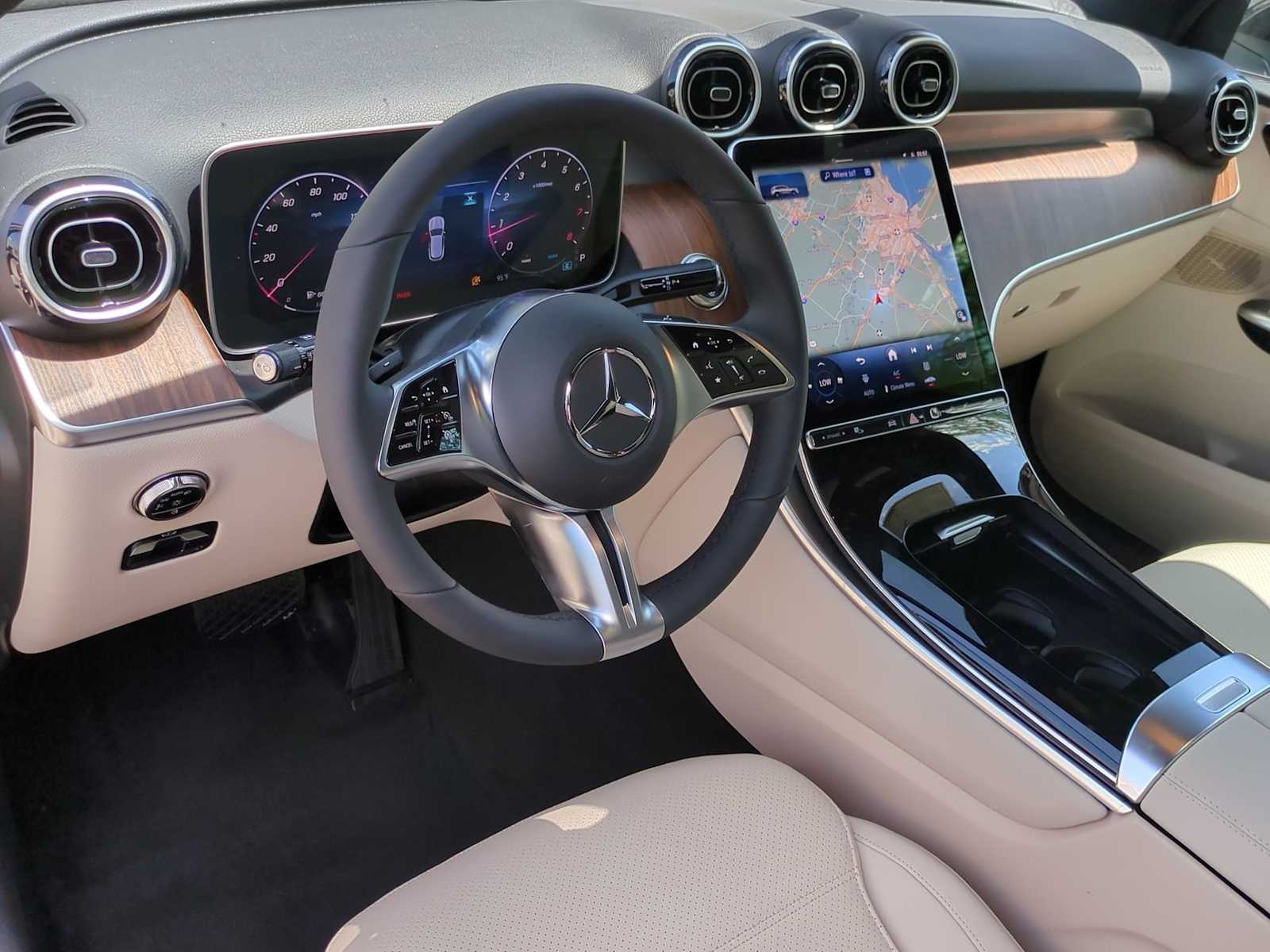 Thumbnail: 2025 Mercedes-Benz GLC - 10