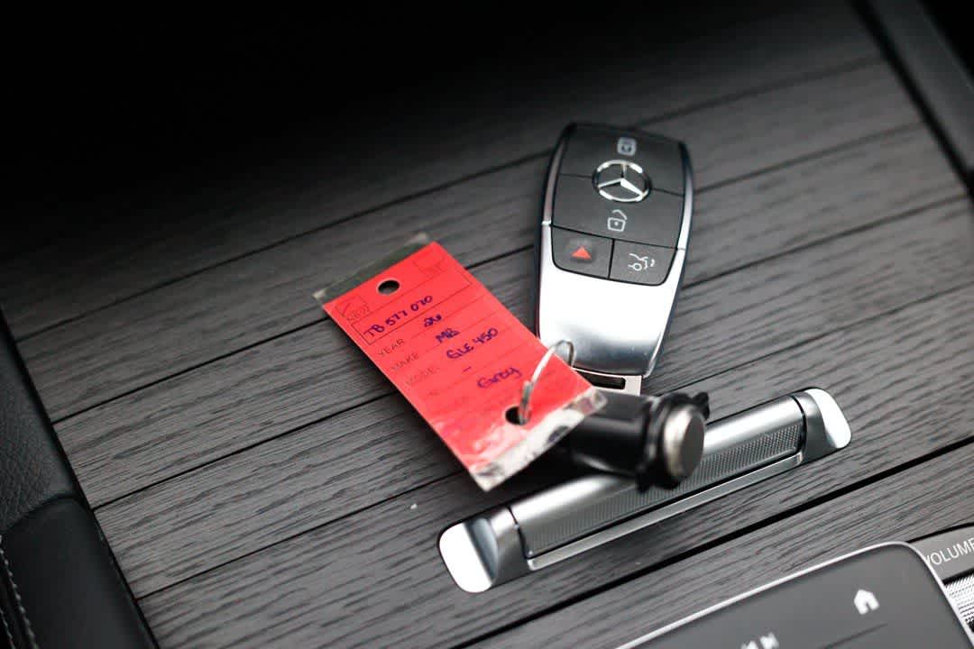 Thumbnail: 2026 Mercedes-Benz GLE - 29