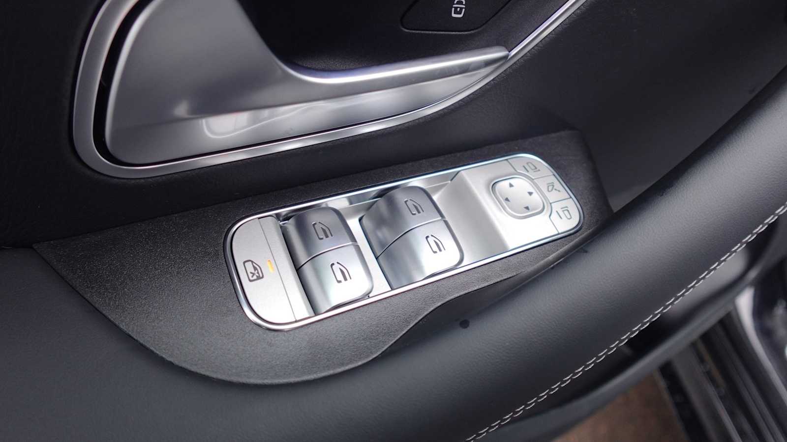 Thumbnail: 2026 Mercedes-Benz GLE - 29