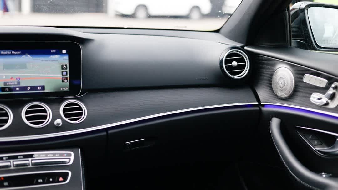 Thumbnail: 2023 Mercedes-Benz E-Class - 18