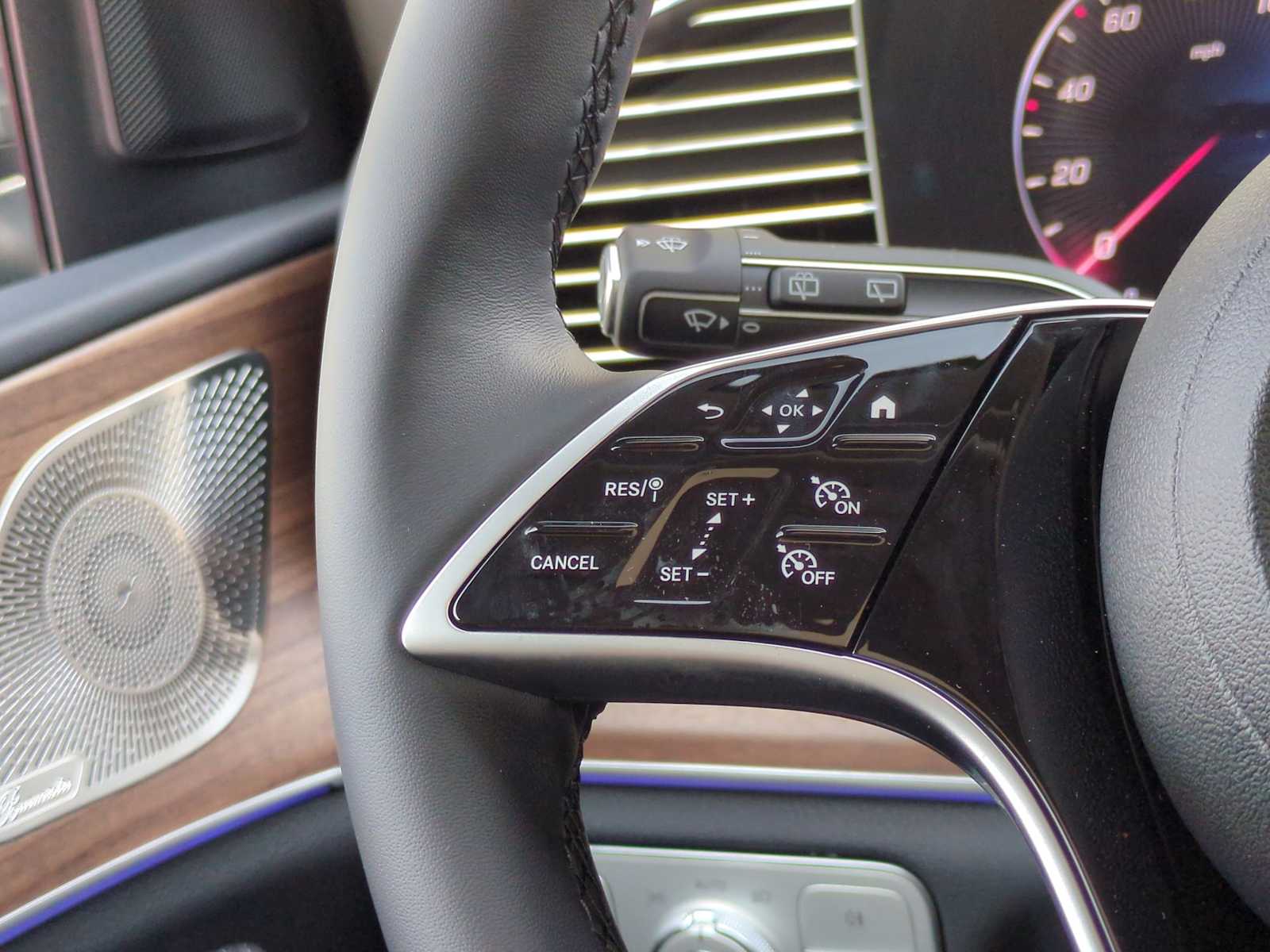 Thumbnail: 2025 Mercedes-Benz GLE - 26