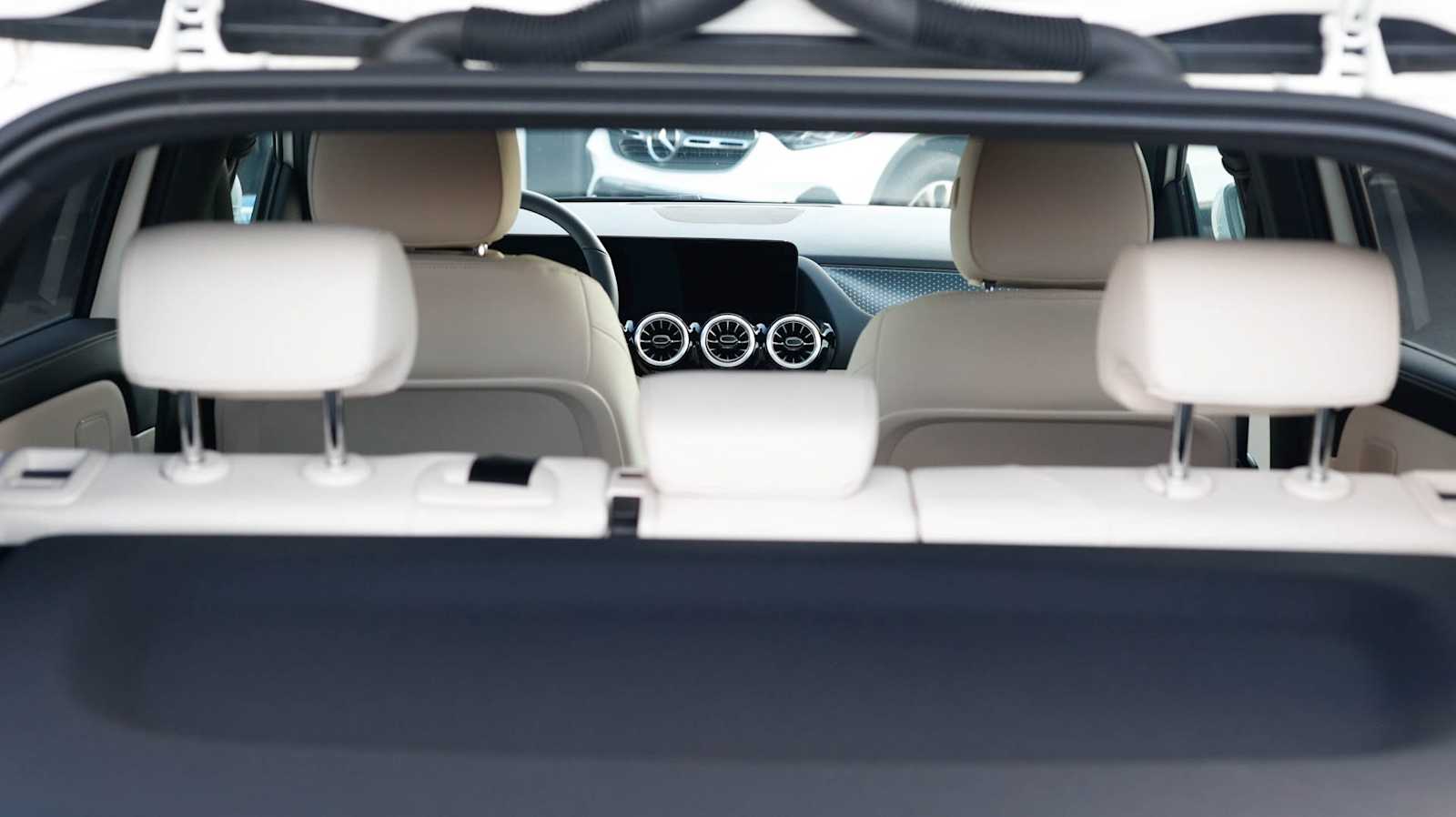 Thumbnail: 2026 Mercedes-Benz GLA - 17