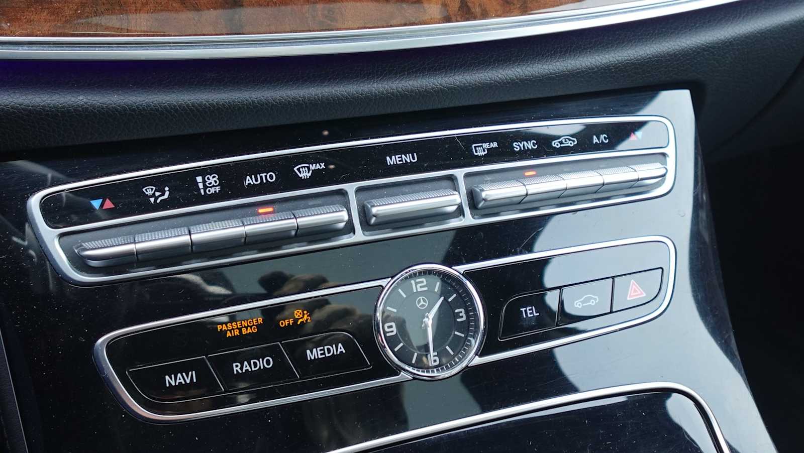 Thumbnail: 2017 Mercedes-Benz E-Class - 35