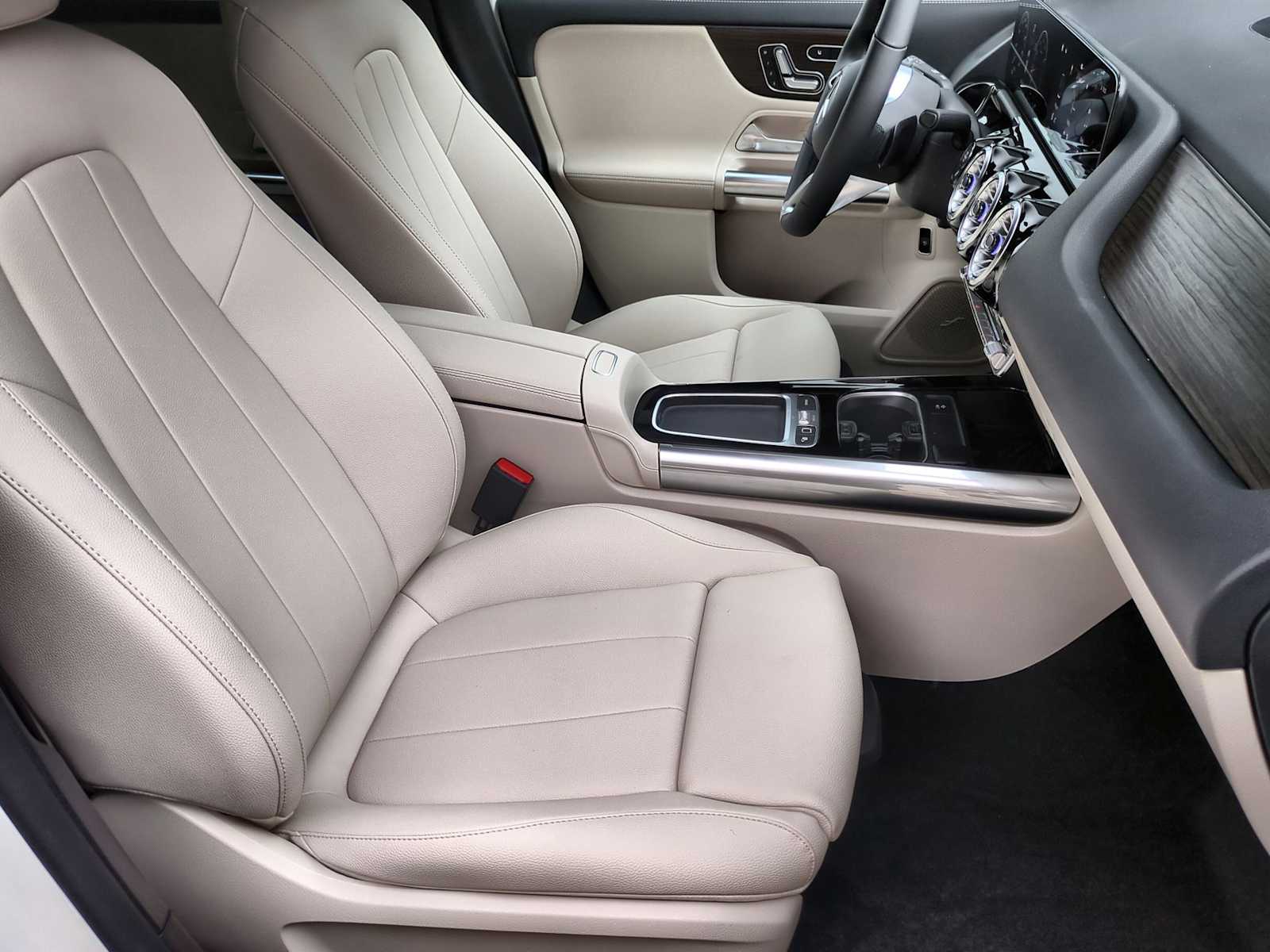 Thumbnail: 2026 Mercedes-Benz GLA - 23