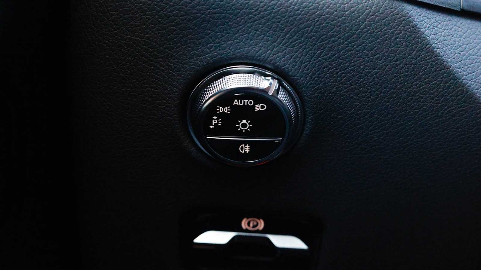 Thumbnail: 2026 Mercedes-Benz GLC - 21