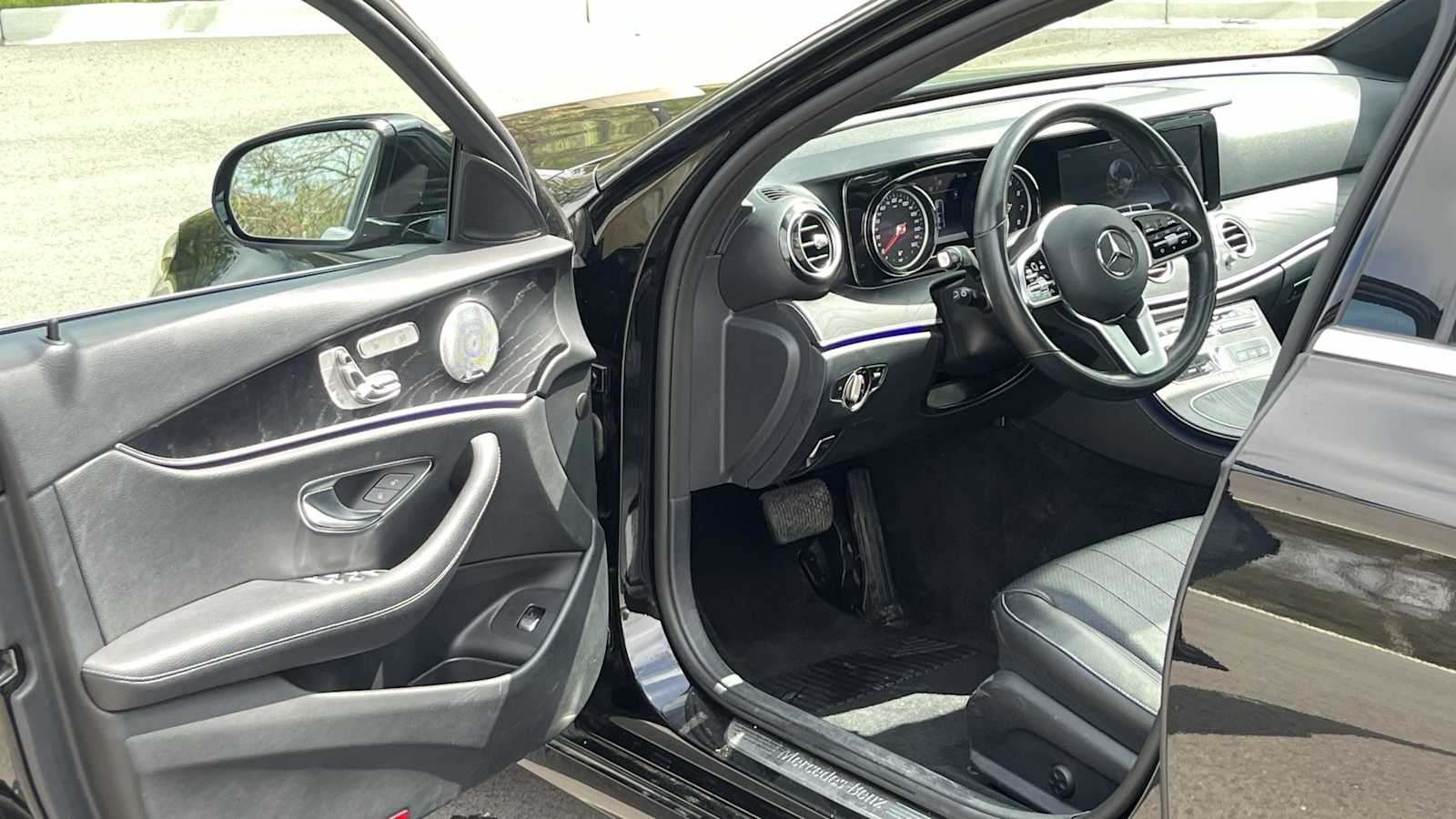 Thumbnail: 2019 Mercedes-Benz E-Class - 15