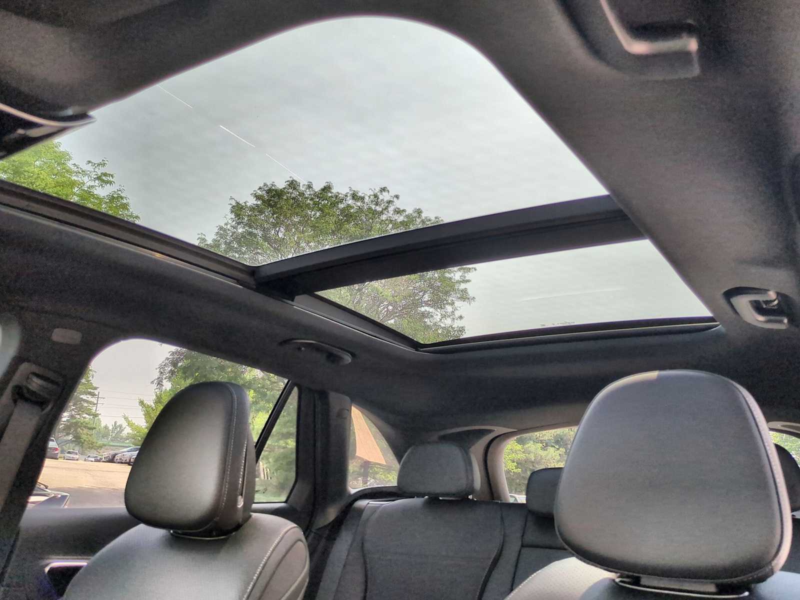 Thumbnail: 2025 Mercedes-Benz GLC - 20