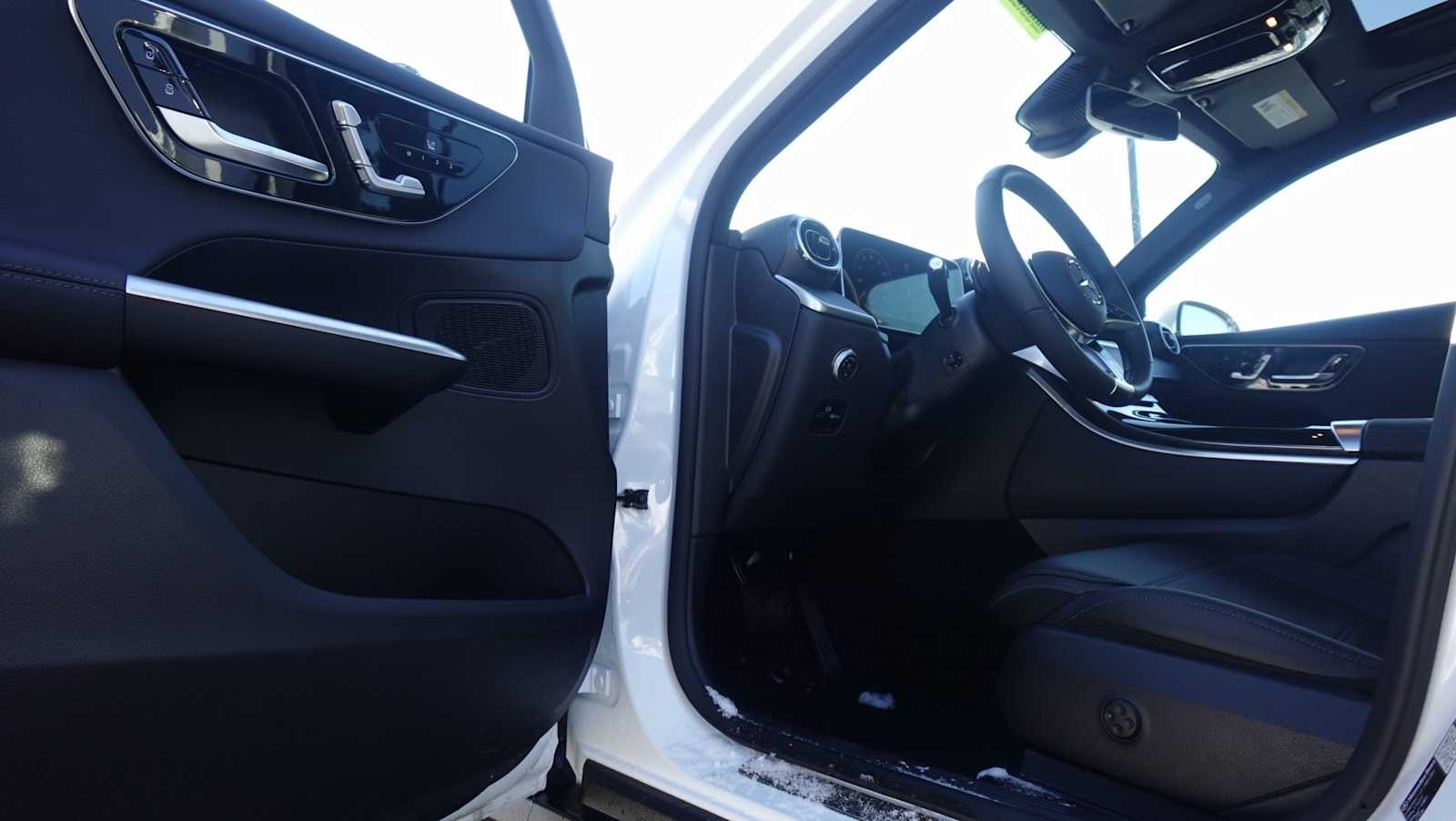 Thumbnail: 2026 Mercedes-Benz GLC - 22