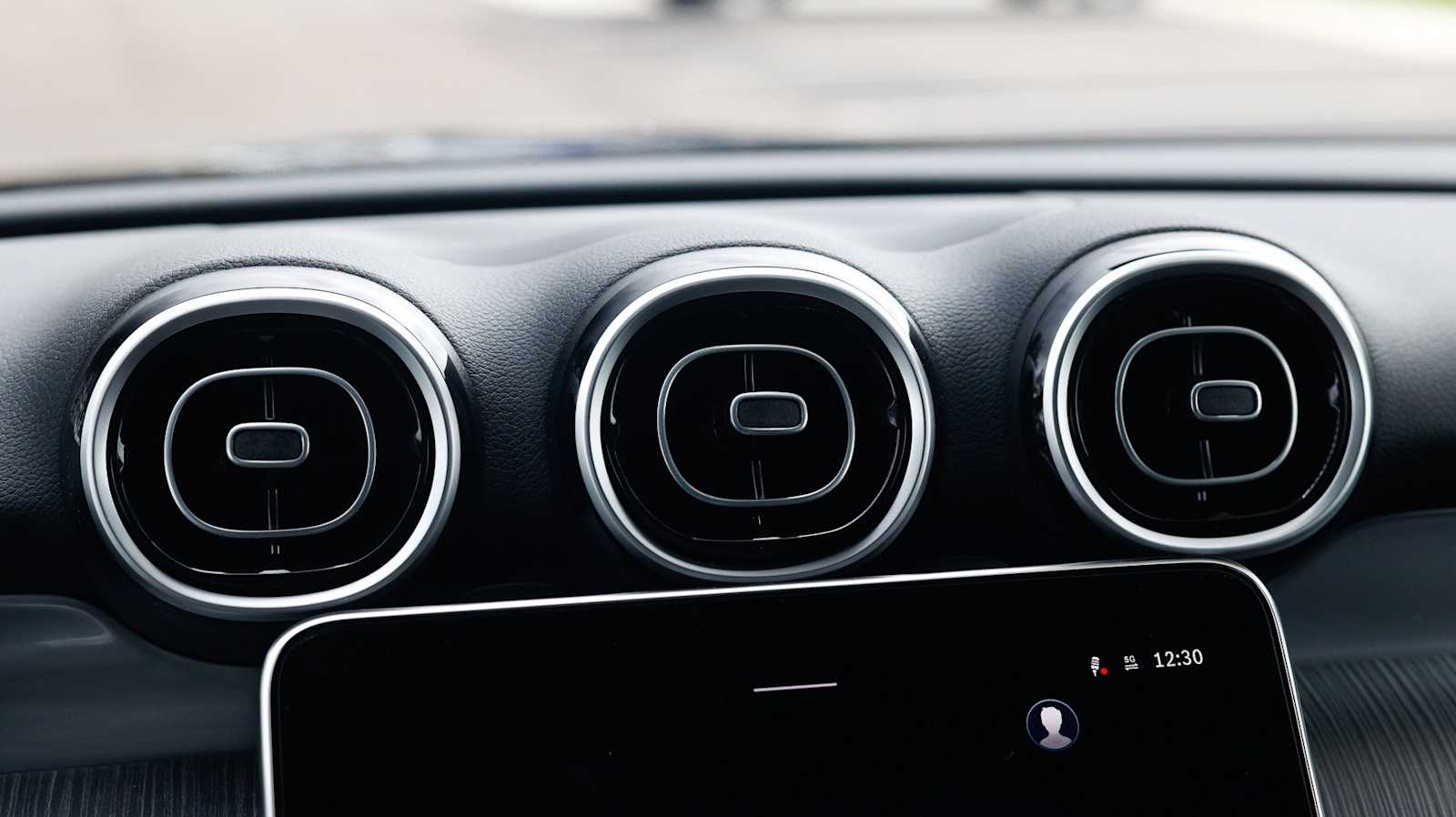 Thumbnail: 2026 Mercedes-Benz GLC - 16