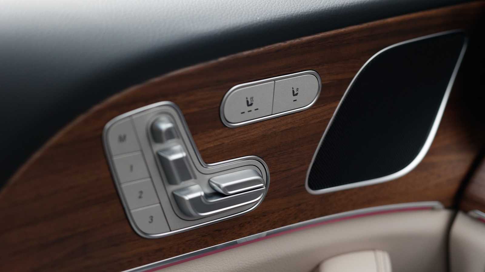 Thumbnail: 2025 Mercedes-Benz GLE - 30