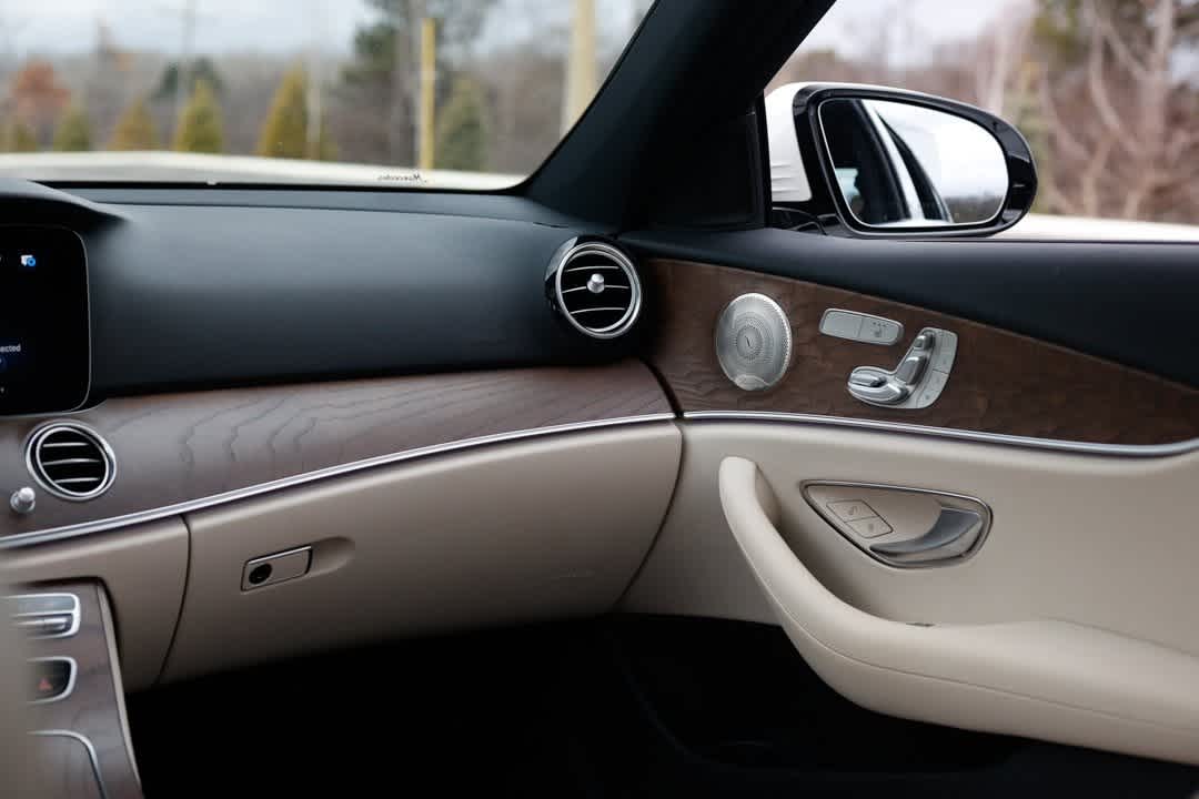 Thumbnail: 2023 Mercedes-Benz E-Class - 19