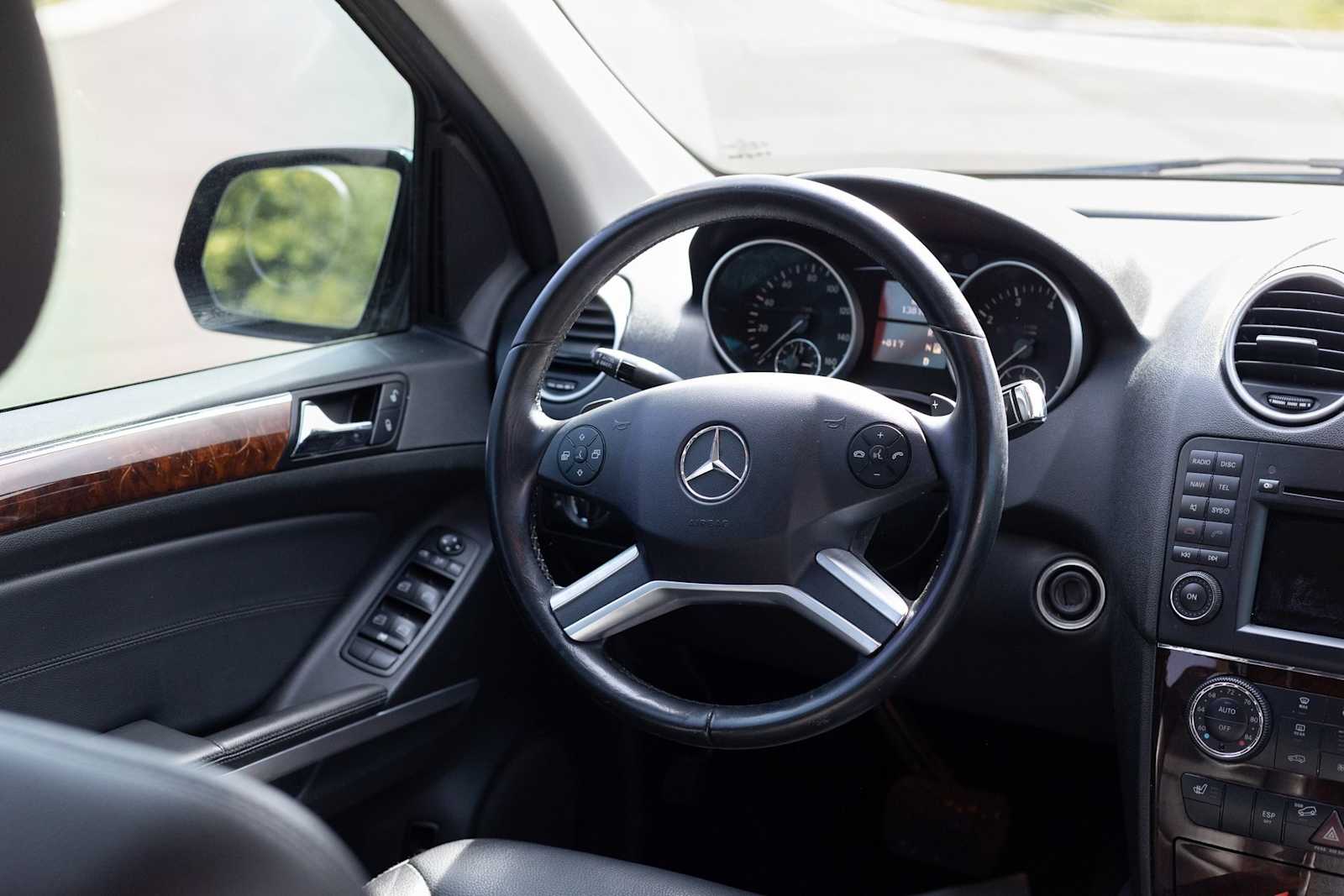 Thumbnail: 2010 Mercedes-Benz M-Class - 15