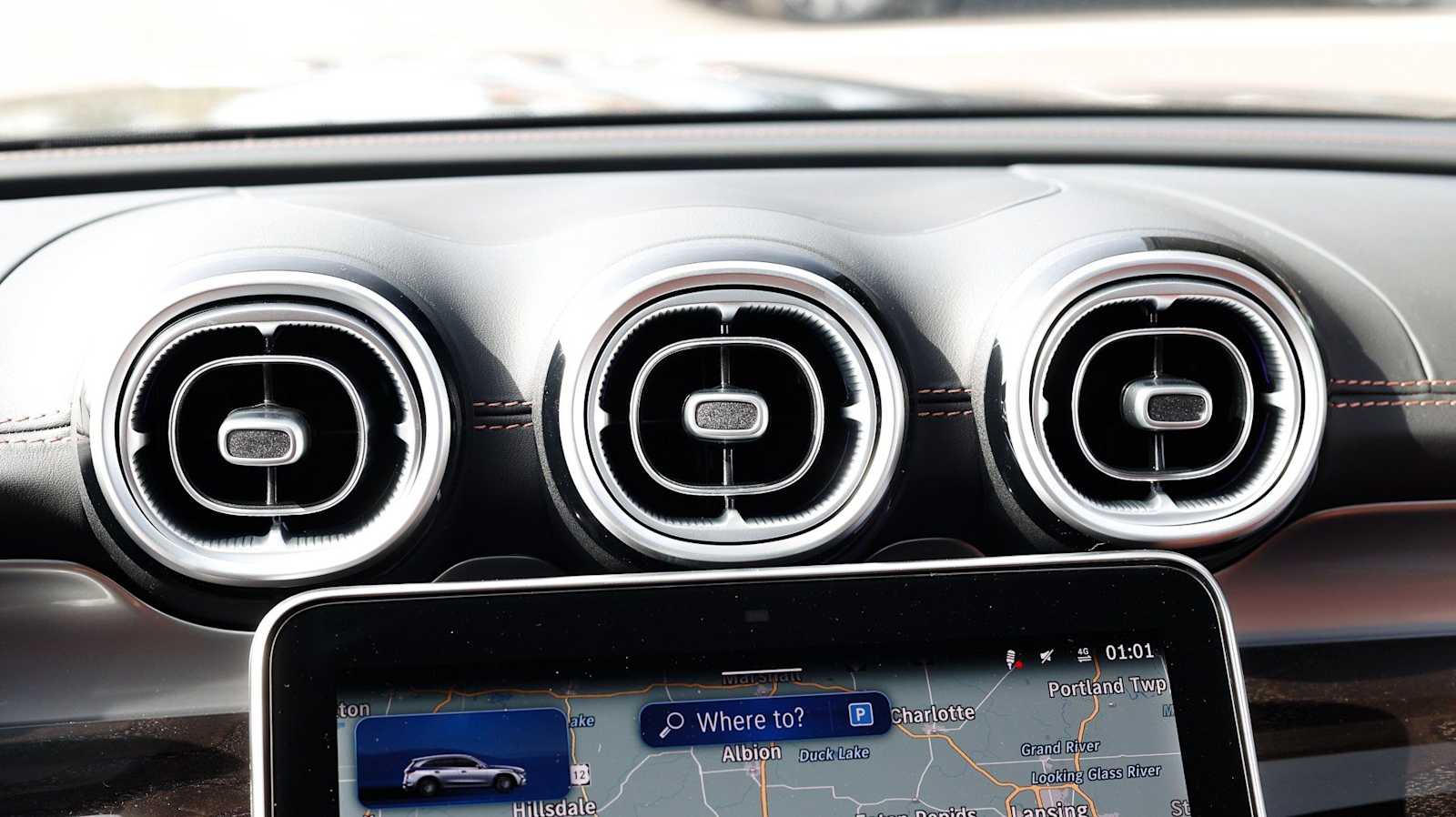 Thumbnail: 2026 Mercedes-Benz GLC - 31