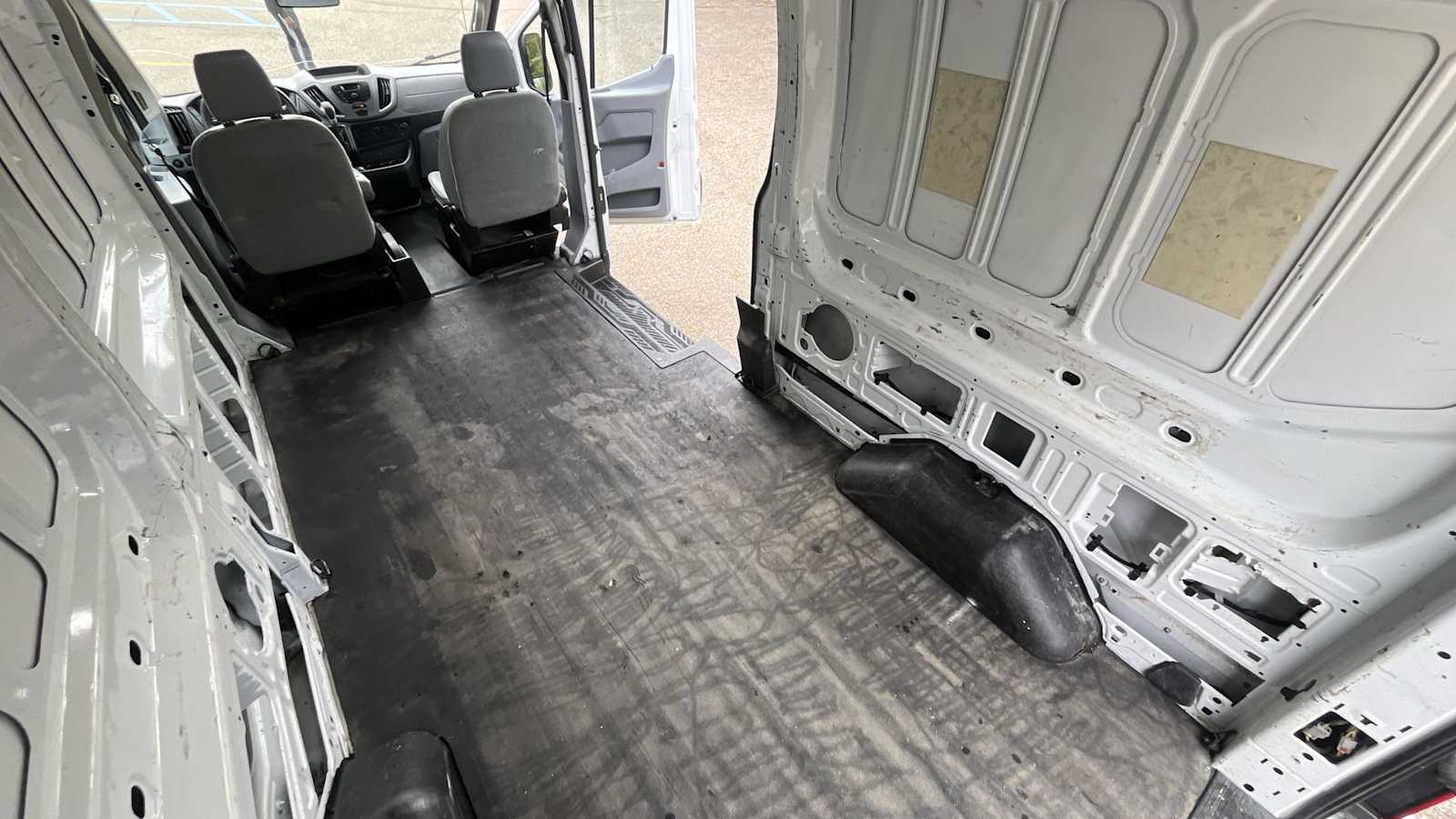 Thumbnail: 2018 Ford Transit Series - 14