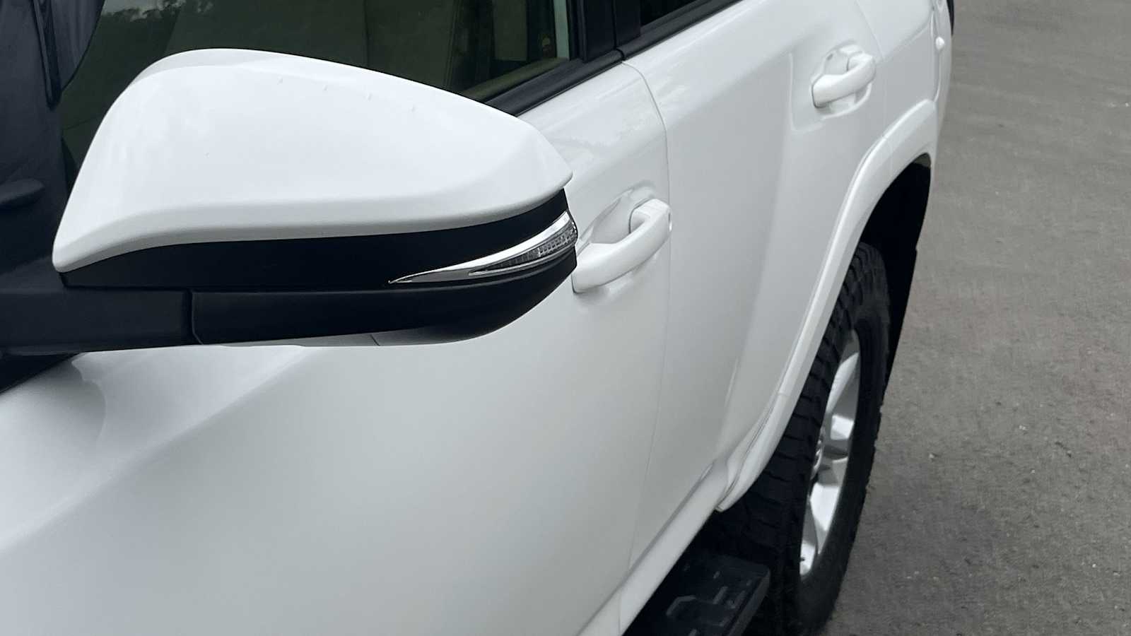 Thumbnail: 2015 Toyota 4Runner - 14
