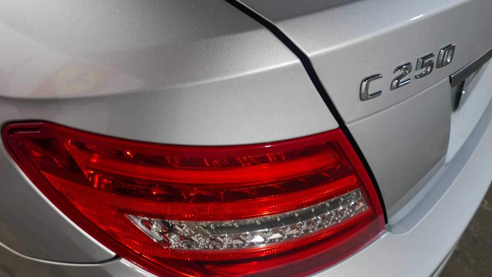 Thumbnail: 2015 Mercedes-Benz C-Class - 12