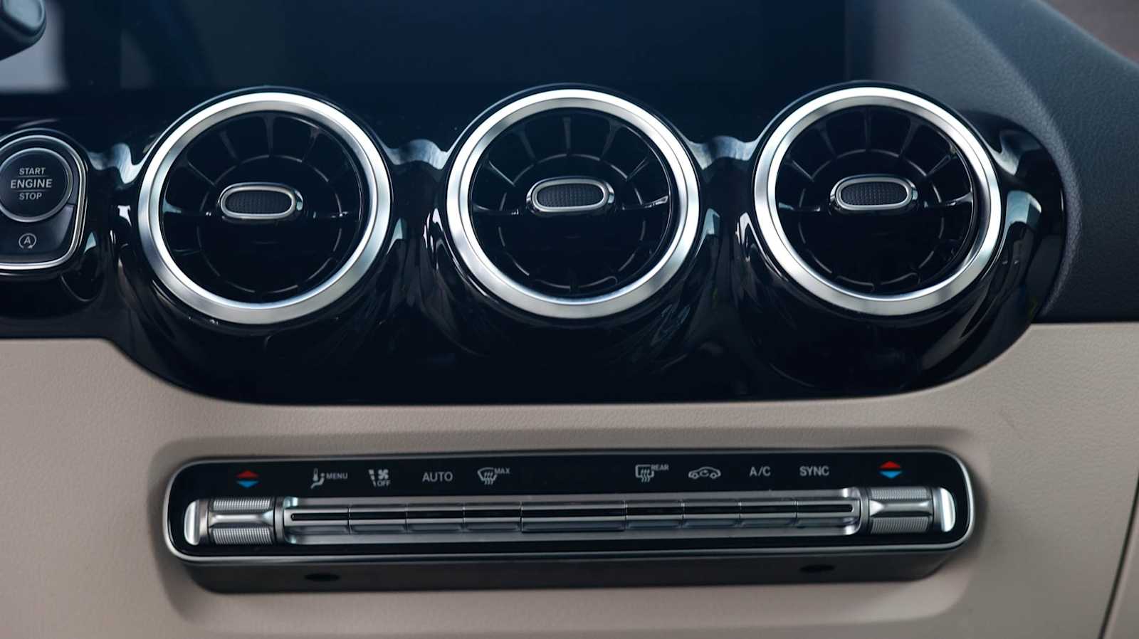 Thumbnail: 2022 Mercedes-Benz GLA - 22