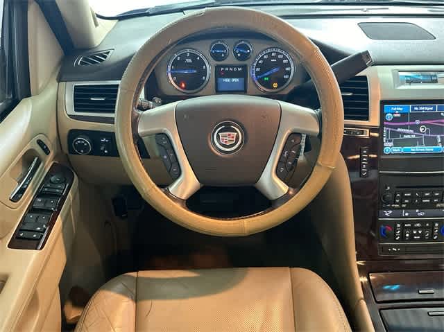 Thumbnail: 2011 Cadillac Escalade - 17