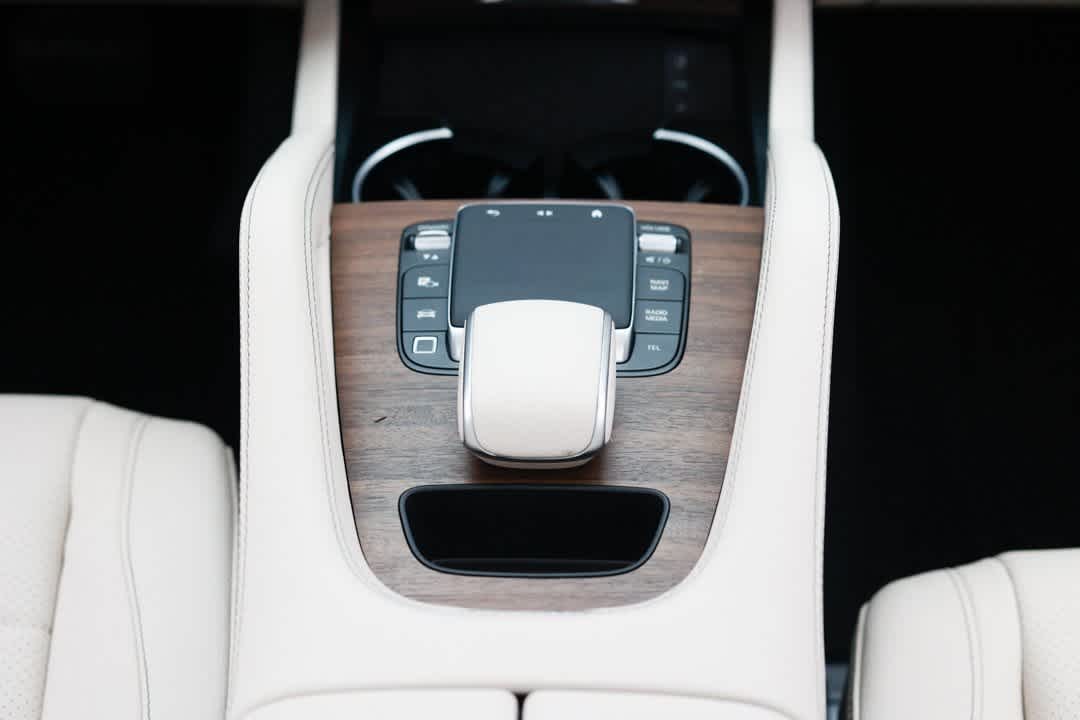 Thumbnail: 2026 Mercedes-Benz GLE - 28