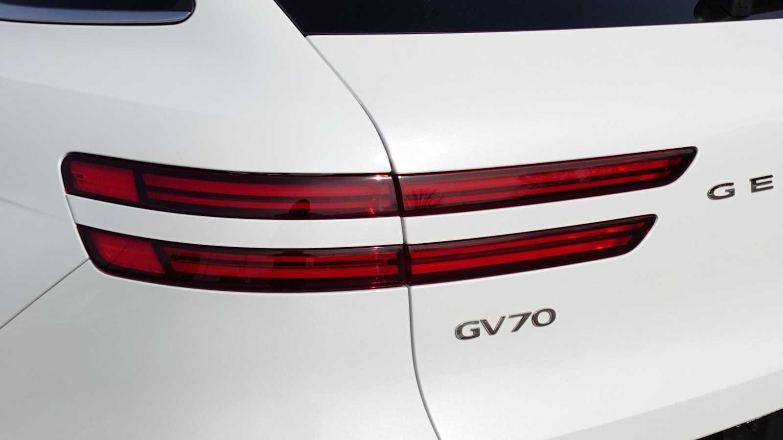 Thumbnail: 2025 Genesis GV70 - 13