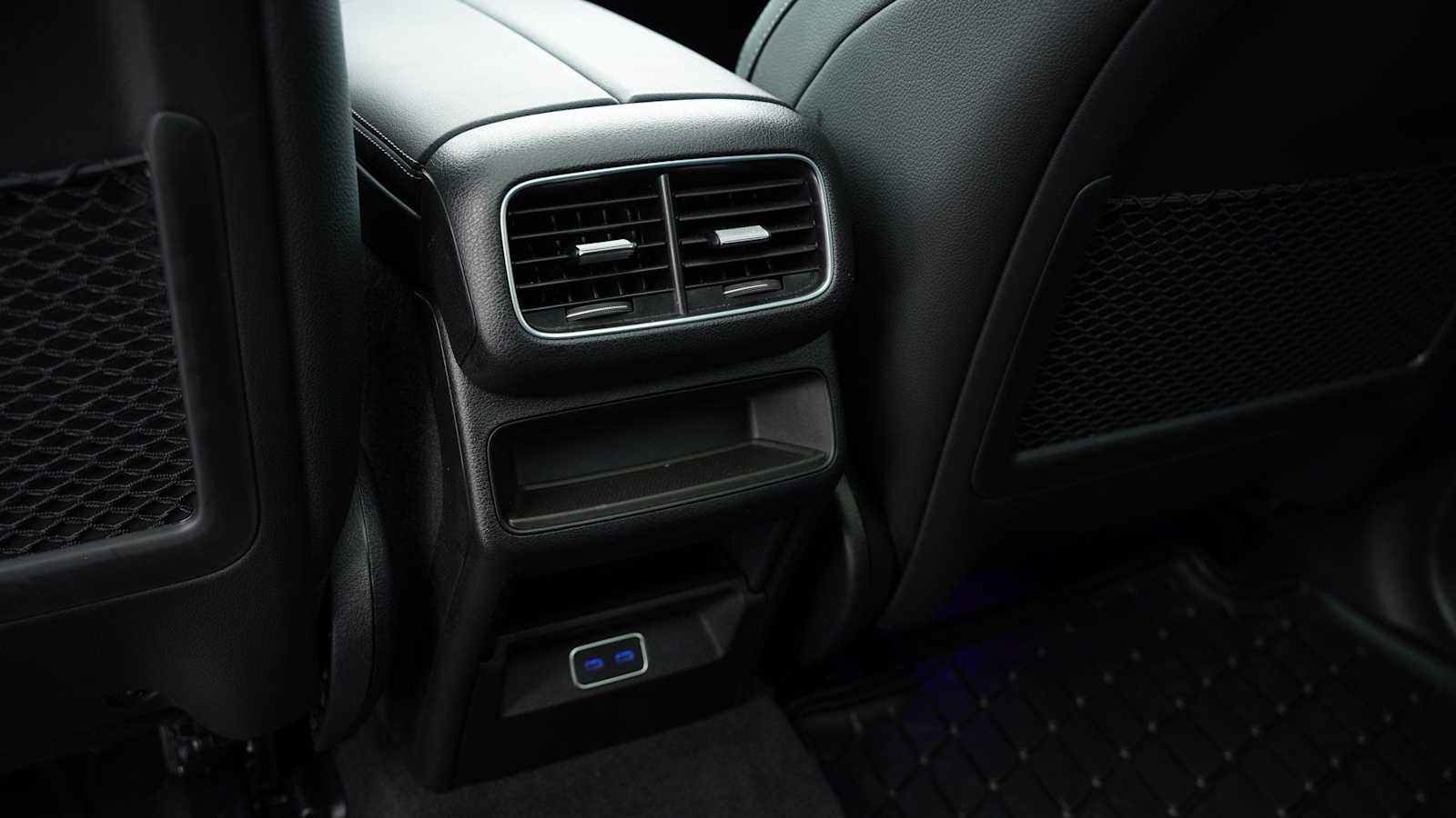 Thumbnail: 2026 Mercedes-Benz GLE - 24