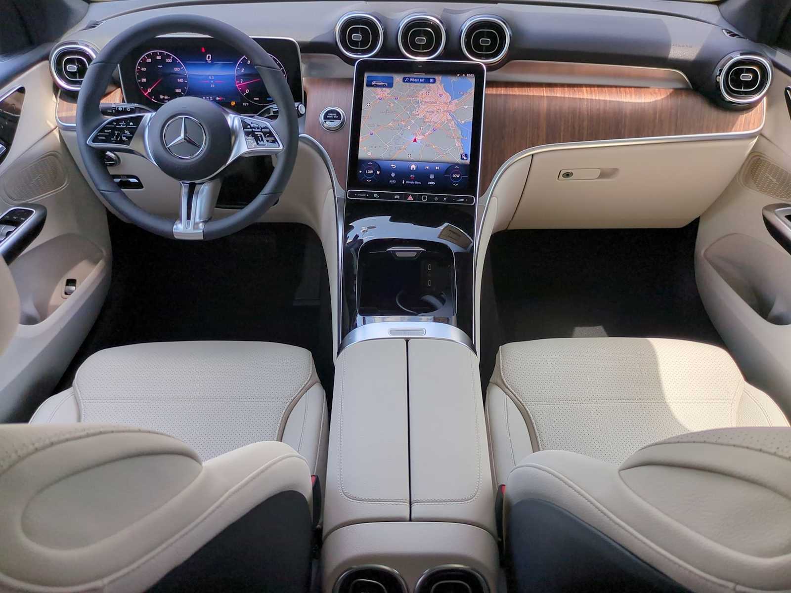 Thumbnail: 2025 Mercedes-Benz GLC - 16