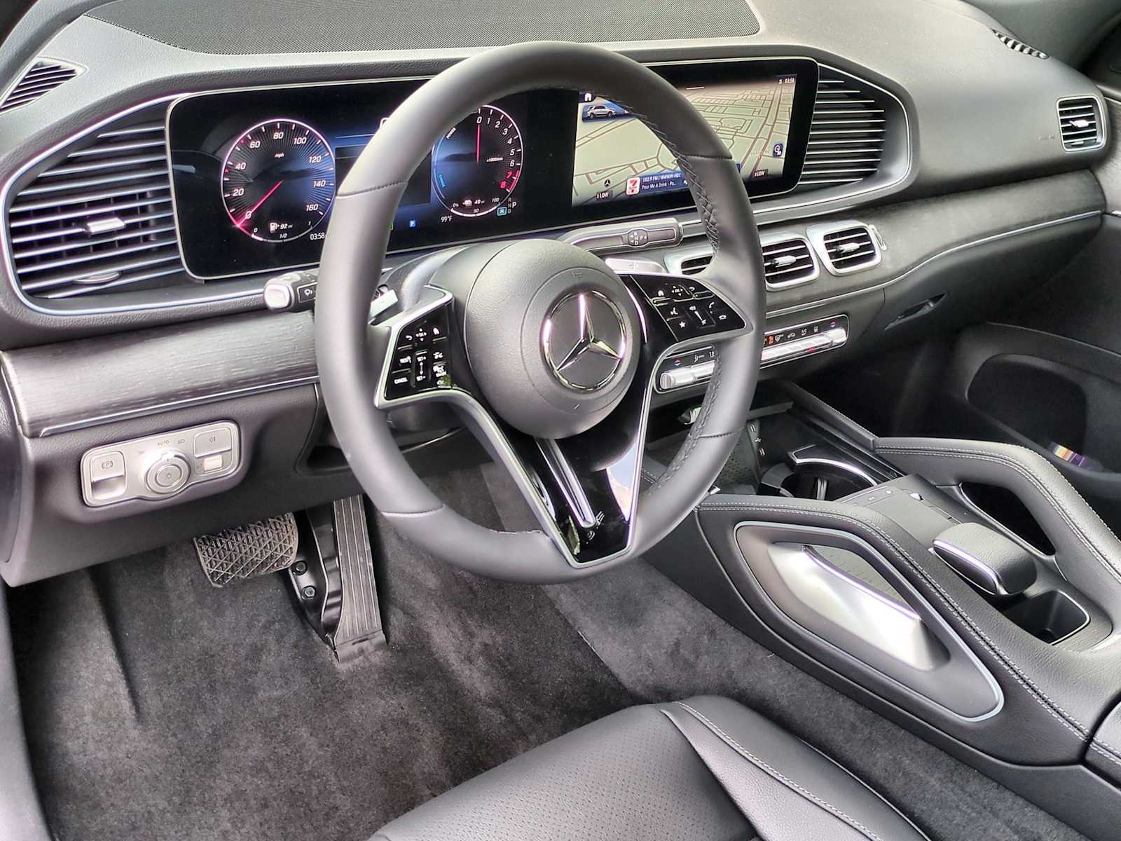 Thumbnail: 2025 Mercedes-Benz GLE - 10