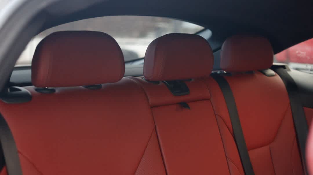 Thumbnail: 2022 BMW i4 - 30