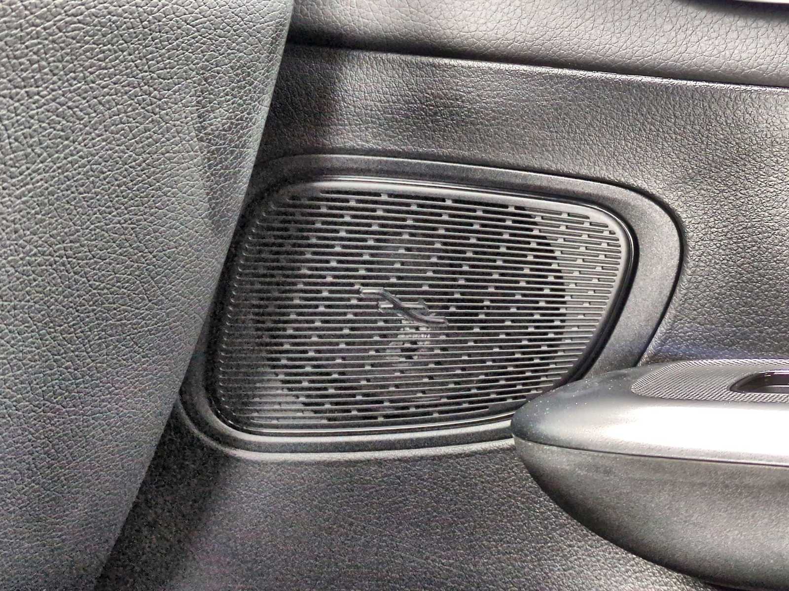 Thumbnail: 2025 Mercedes-Benz GLC - 31