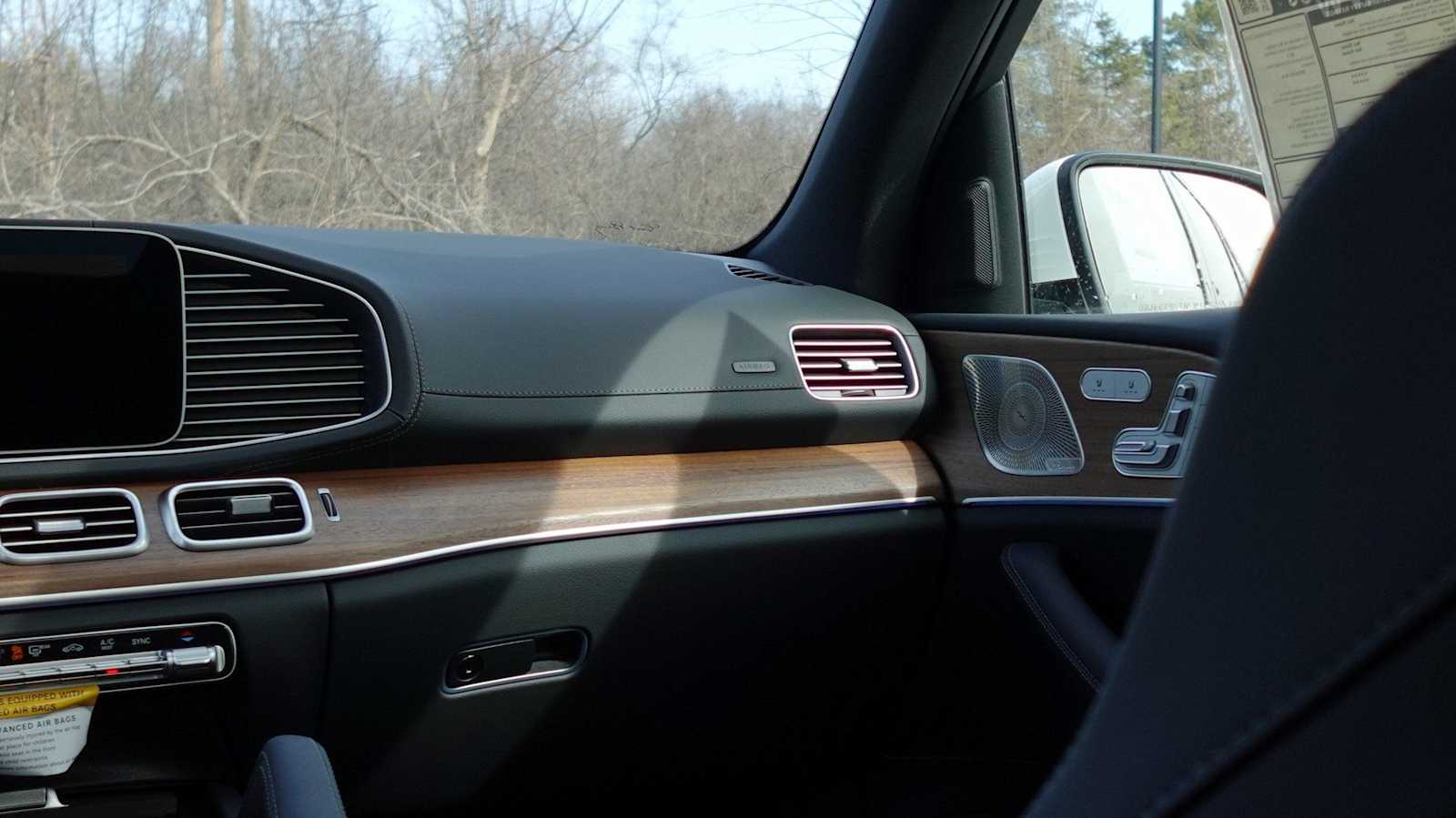 Thumbnail: 2026 Mercedes-Benz GLE - 48