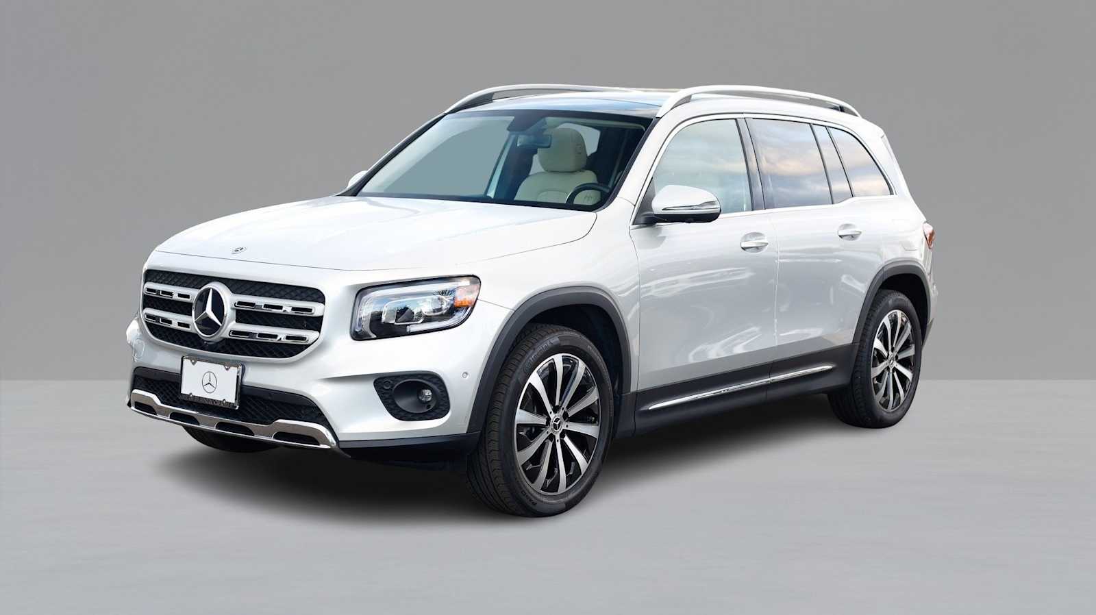 2023 Mercedes-Benz GLB Base's photo