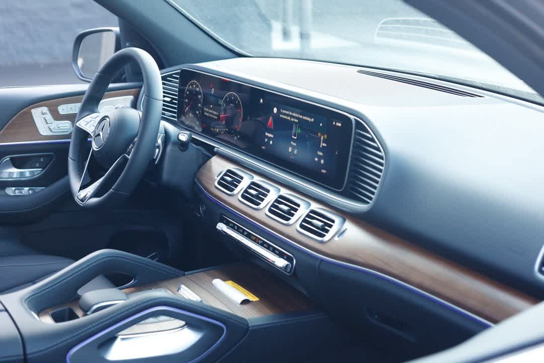 Thumbnail: 2026 Mercedes-Benz GLE - 19