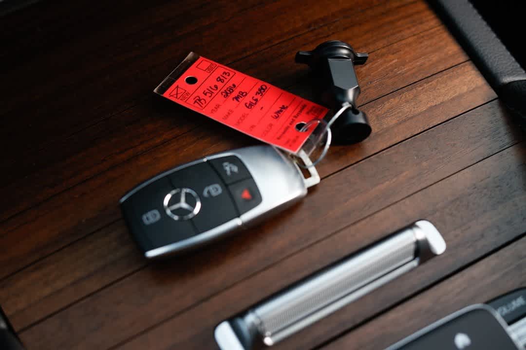 Thumbnail: 2026 Mercedes-Benz GLE - 28