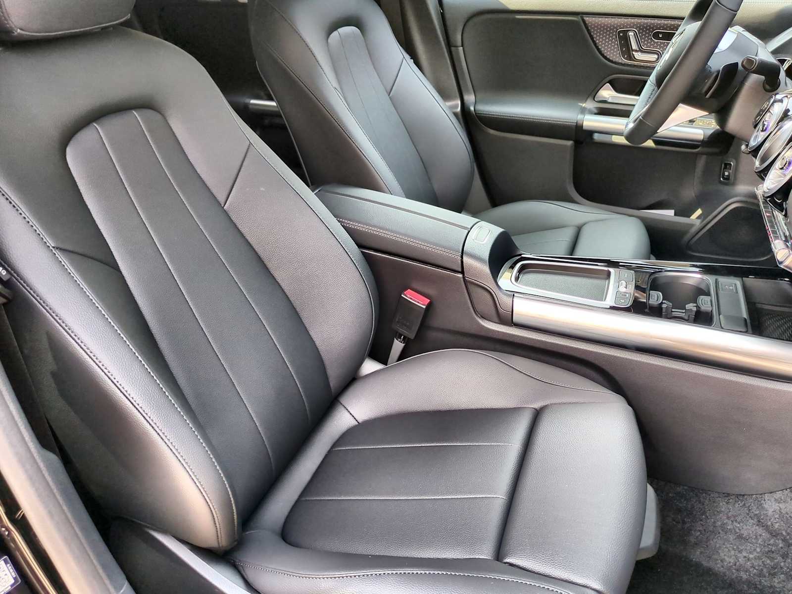 Thumbnail: 2025 Mercedes-Benz GLA - 22