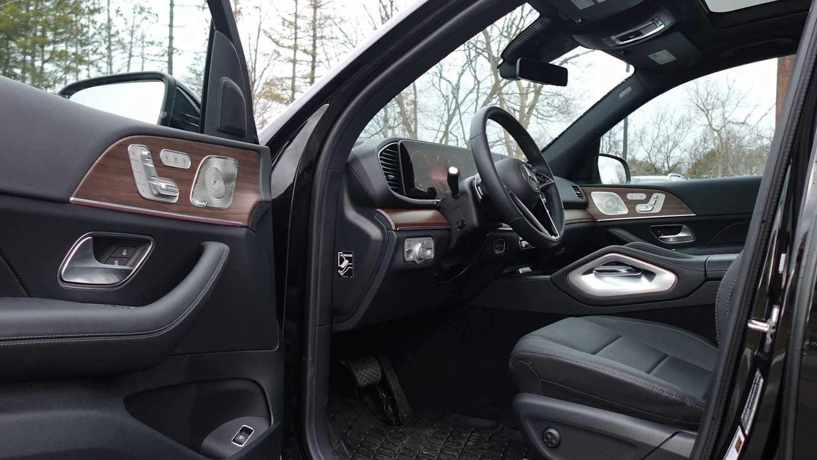 Thumbnail: 2026 Mercedes-Benz GLE - 22