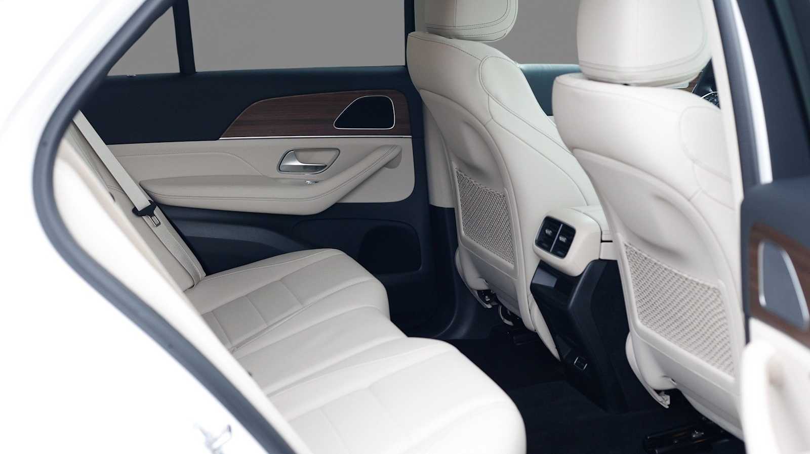 Thumbnail: 2025 Mercedes-Benz GLE - 16