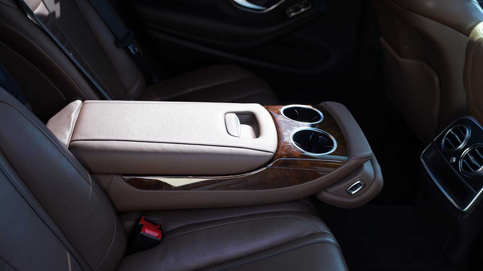 Thumbnail: 2015 Mercedes-Benz S-Class - 16