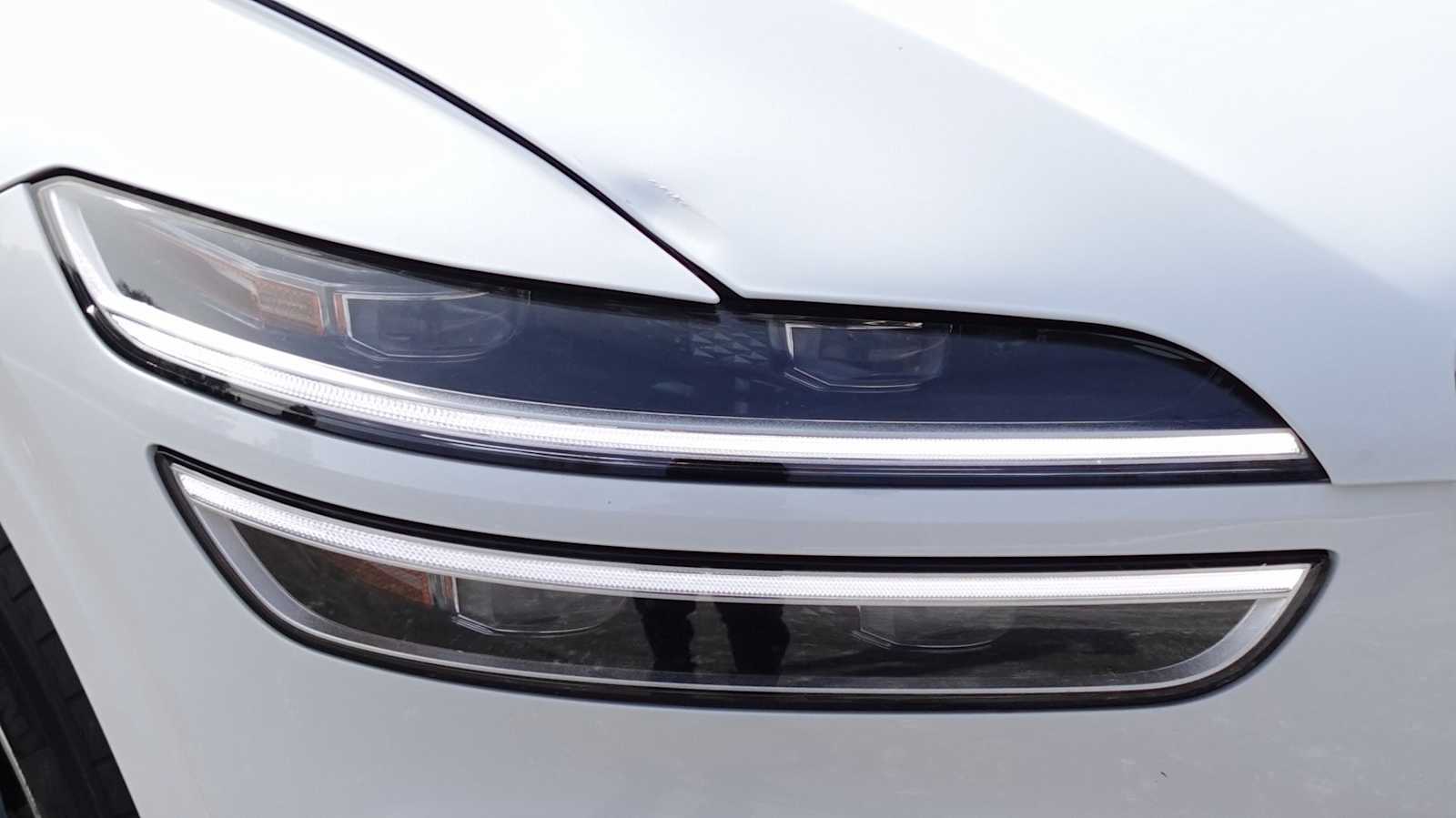 Thumbnail: 2025 Genesis GV70 - 18