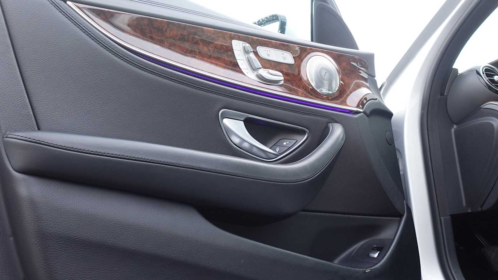 Thumbnail: 2017 Mercedes-Benz E-Class - 23