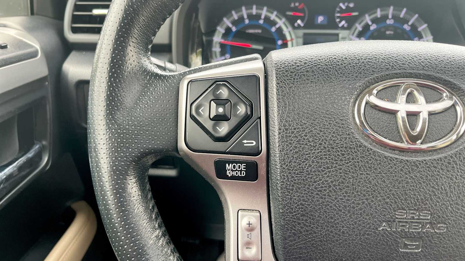 Thumbnail: 2015 Toyota 4Runner - 40